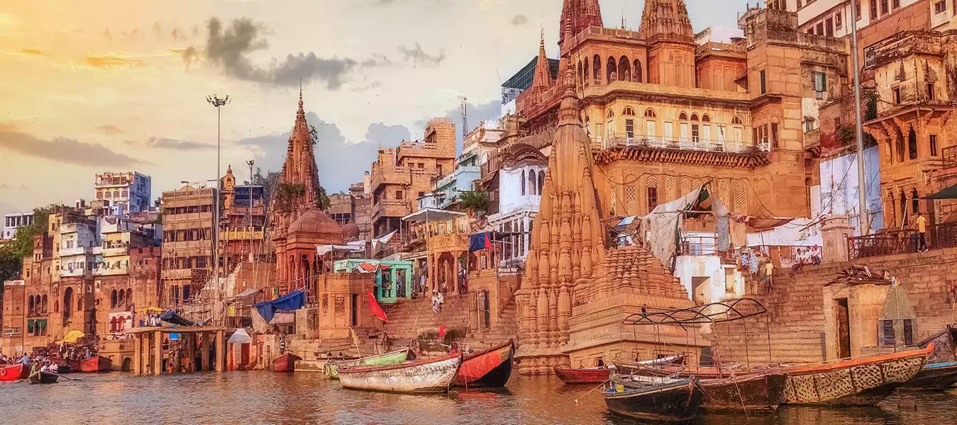 Viaggio india varanasi ganges circuito basso prezzo